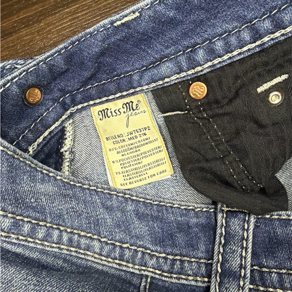 Miss Me Women's Dark Blue Capri Jeans Size 29 - Picture 6 of 7